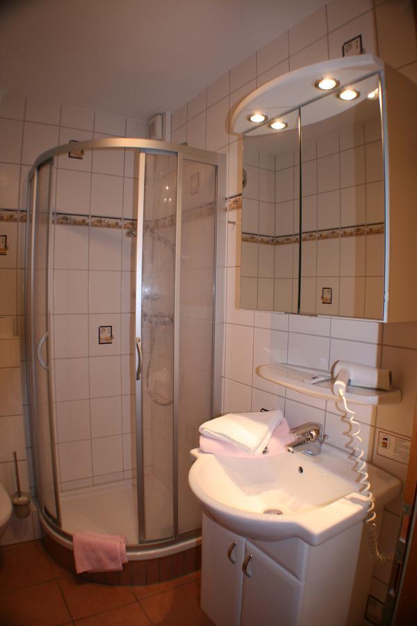 Hotel Garni Zur Post Utersum Quarto foto