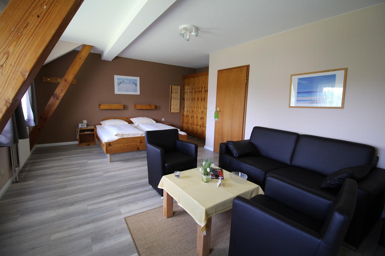 Hotel Garni Zur Post Utersum Exterior foto