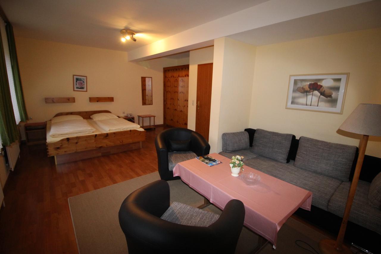 Hotel Garni Zur Post Utersum Exterior foto